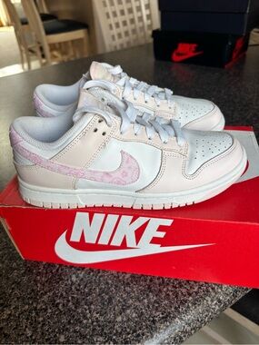 Nike Low-Top Sneakers in White and Light Pink Floral Swoosh